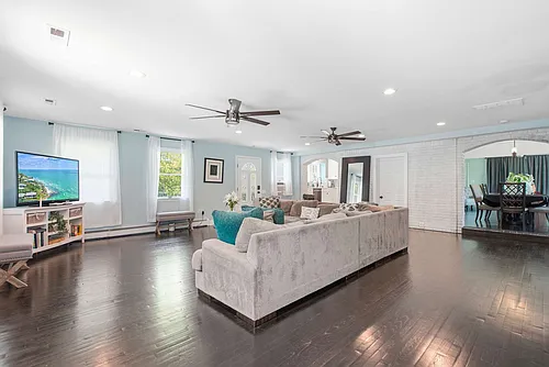 14386 Calvert St #ID1363916P Photo 1 14386 Calvert St #ID1363916P Photo 1