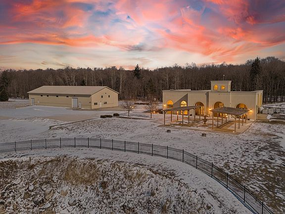 3rd image of N2185 Sleepy Hollow Rd