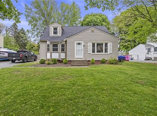 206 Sharon Dr, Rochester, NY 14626