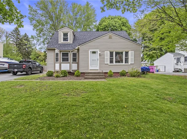 206 Sharon Dr, Rochester, NY 14626