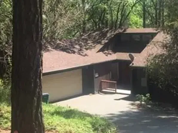 11569 Alta Sierra Dr, Grass Valley, CA 95949
