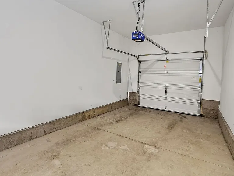 4581 SE Satinwood St — Photo 18