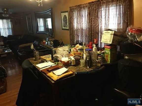 2nd image of 52 Woodlawn Pl