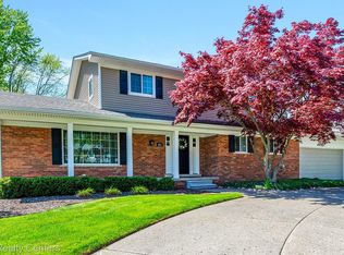 855 Bridgestone Dr, Rochester Hills, MI 48309