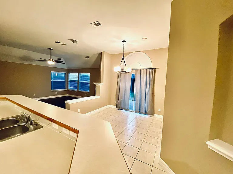 13221 Bavarian Dr — Photo 8