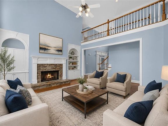 2nd image of 562 Grassmeade Way