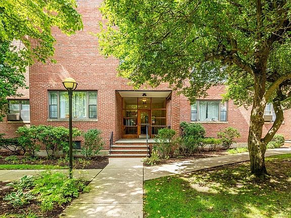 4th image of 55 Harvard Ave APT 6