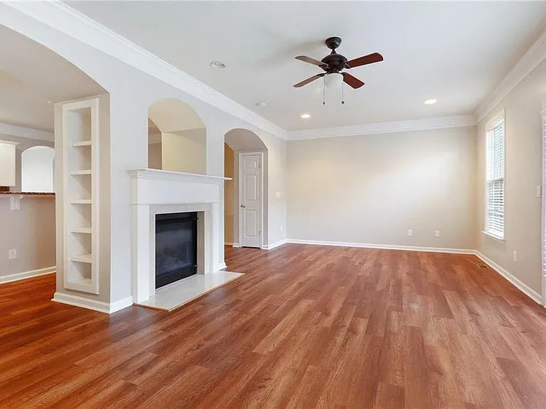 10467 Holliwell Ct — Photo 4