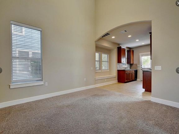 4th image of 1601 Miriam Ave Unit 203