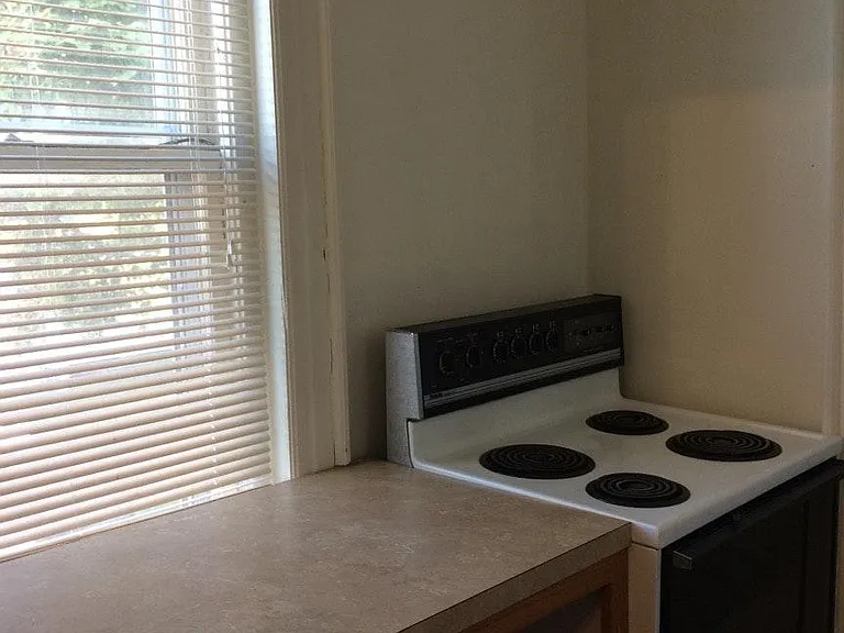 101 E Dubois Ave #2 — Photo 4