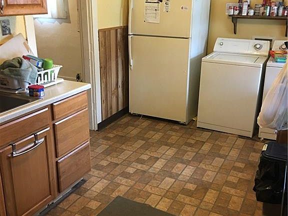 4th image of 311 Clover St