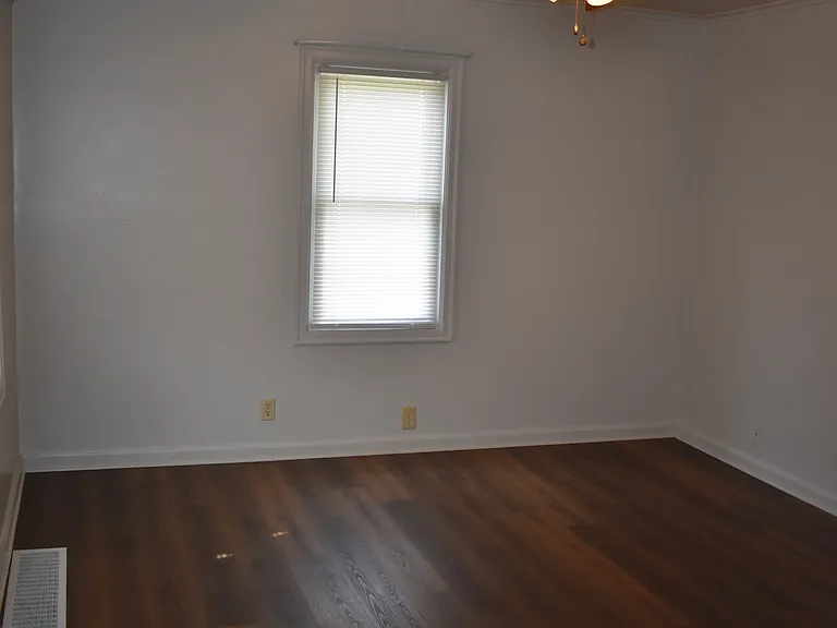 5705 Fontenelle Blvd — Photo 2