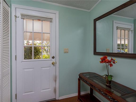 5th image of 825 Briar Glen Ct