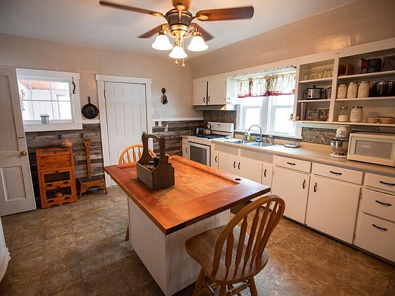 5th image of 15934 Redwood Rd
