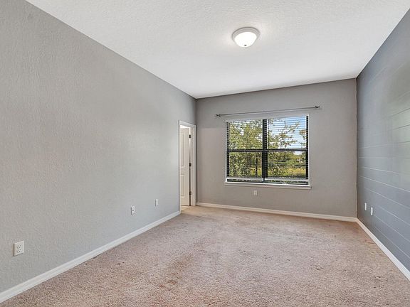5th image of 2854 Bard St #2854
