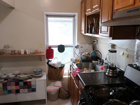 4th image of 534 Lafayette Ave APT 4