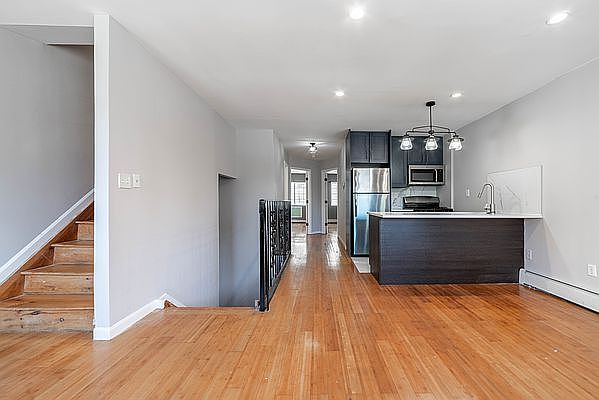 1st image of 31 Monaco Pl #1