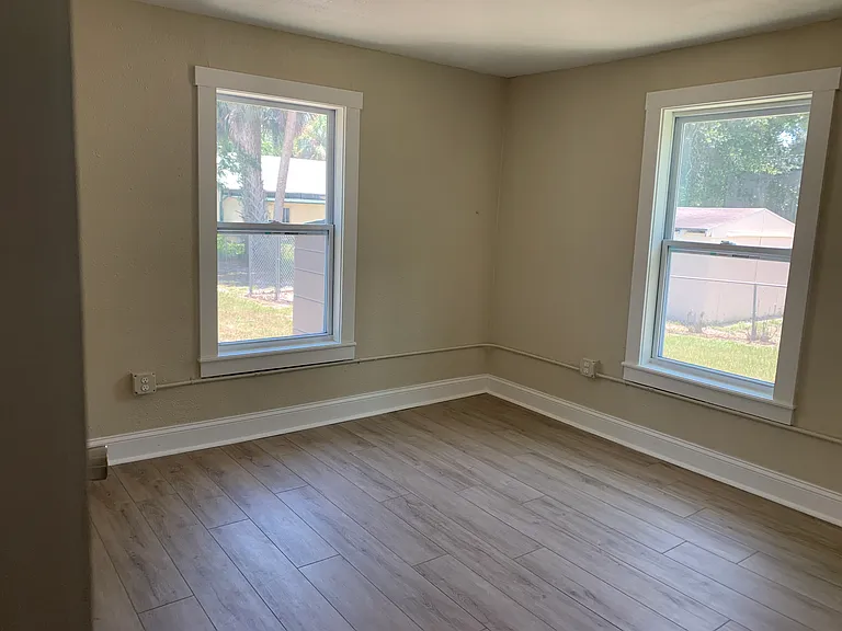 1250 N Brassie Dr — Photo 5