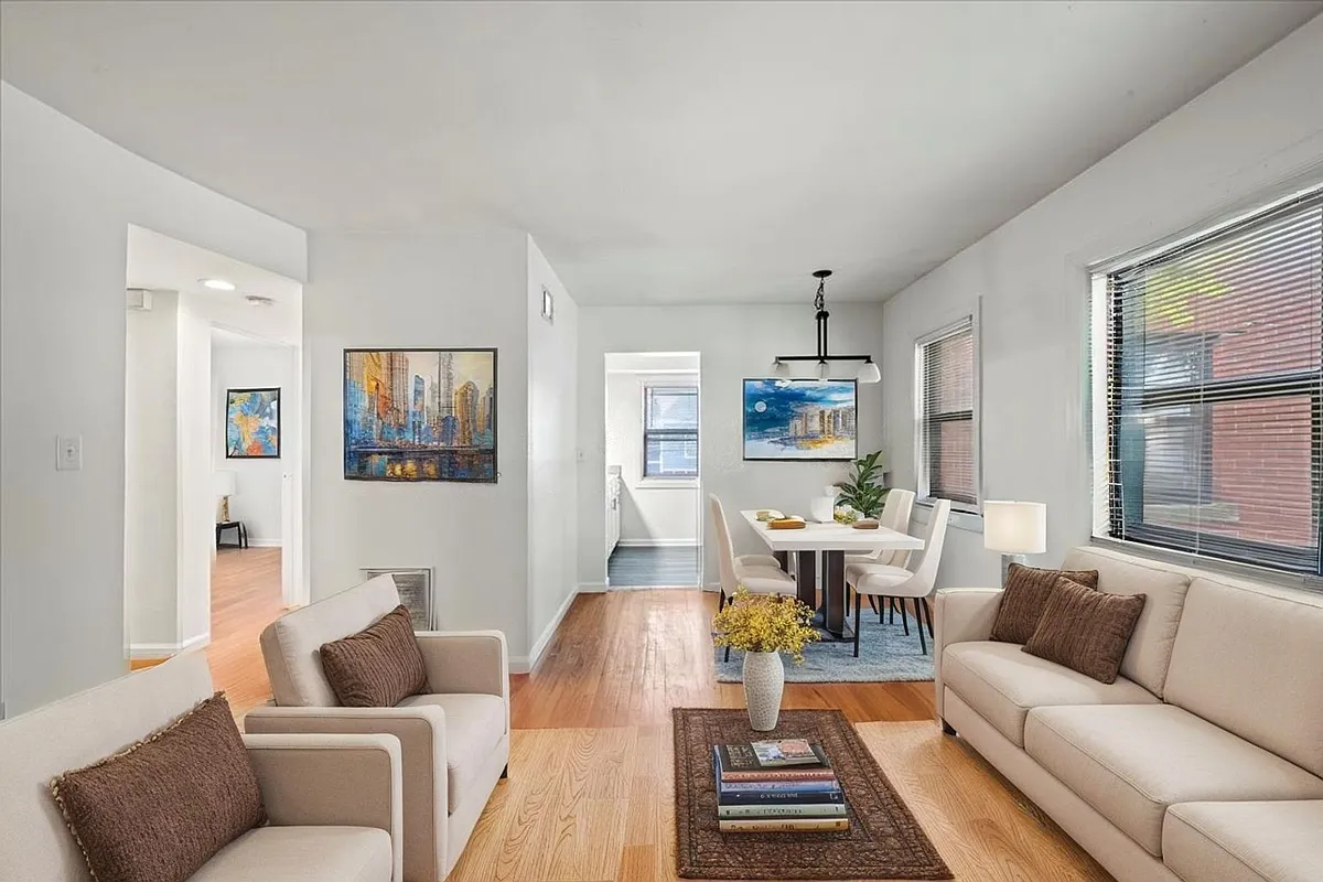 Building Photo - 302 E 19th St #2B