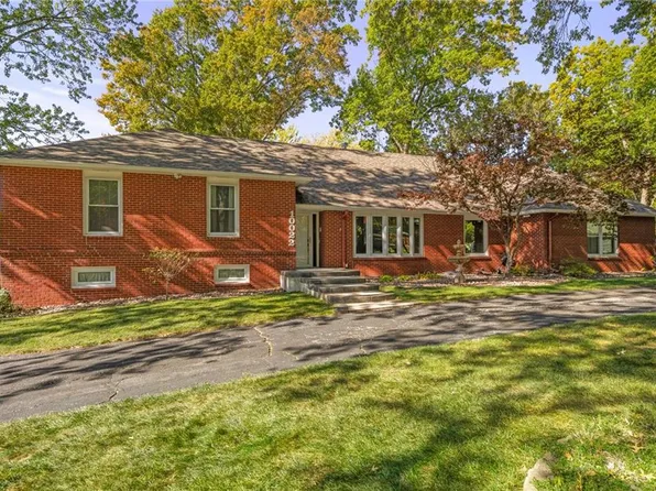 10022 Foster St, Overland Park, KS 66212