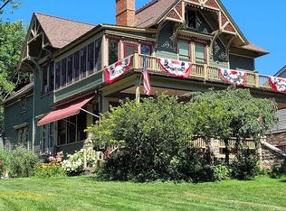 561 N Riverside Ave, Saint Clair, MI 48079