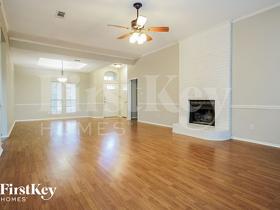 4th image of 1402 New Haven Dr