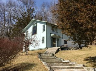 27 Overlook Dr, Pawling, NY 12564