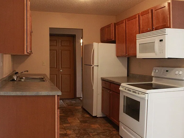 Southview Apartments — Photo 15