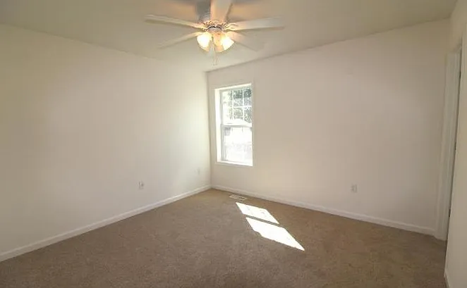 135 Escalade Ln — Photo 4