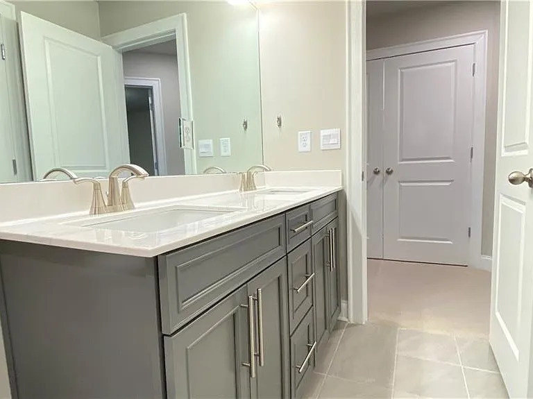 1040 Knoxboro Ln — Photo 24