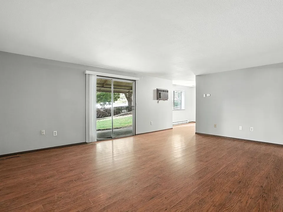 10407 E Main Ave #7