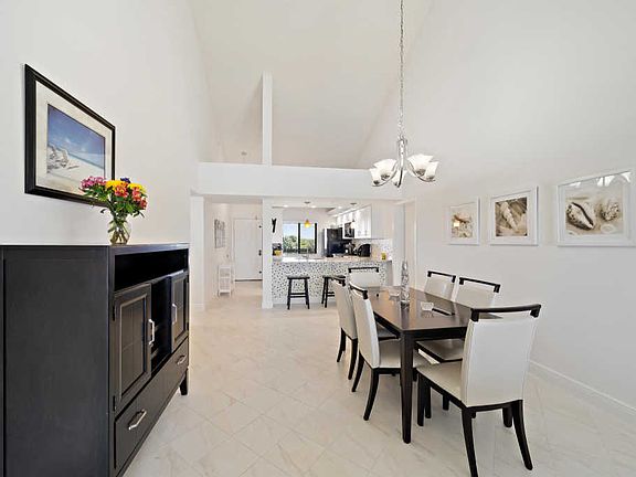 3rd image of 901 Seafarer Cir APT 506