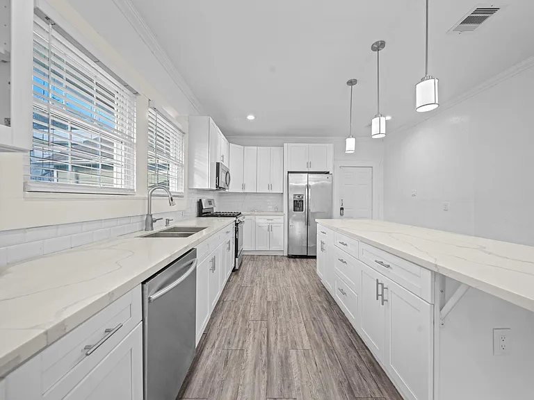 5711 Sherman St — Photo 13