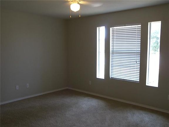 4th image of 606 Westmeadow Dr