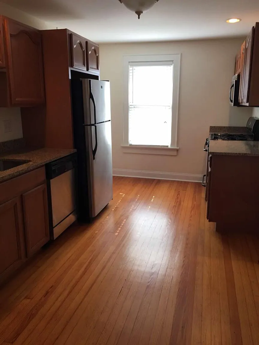 319 Jackson St photo 1