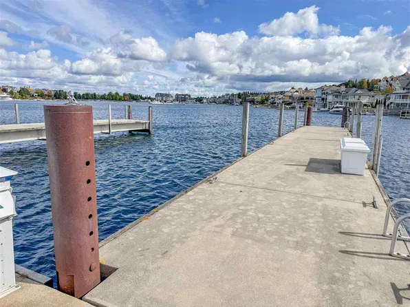 4300 Vista Dr Unit 111-E-16, Petoskey, MI 49770