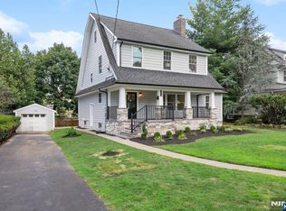 613 Hillcrest Rd, Ridgewood, NJ 07450