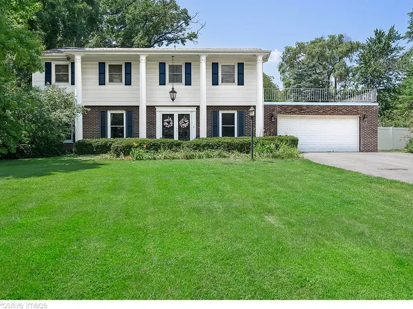 10S030 Clarendon Hills Rd, Willowbrook, IL 60527