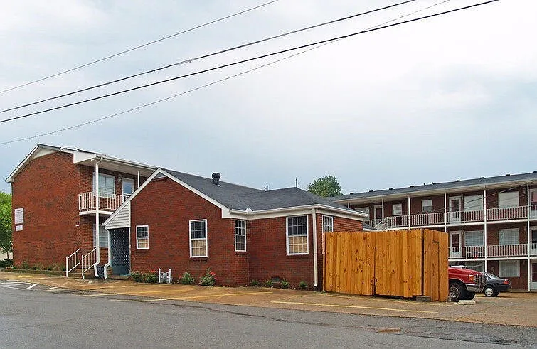 Belle Water Apartments — Photo 2