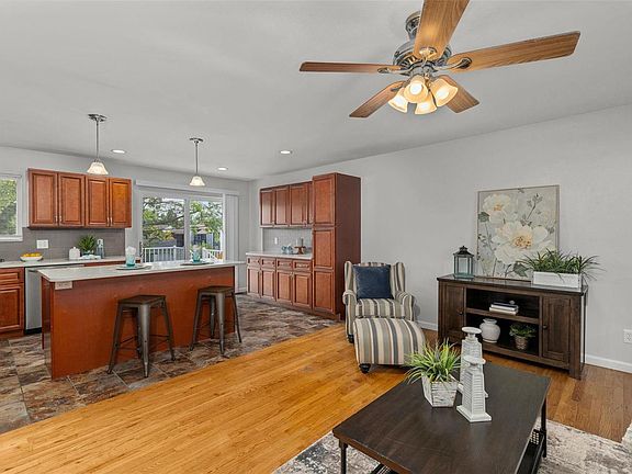 4th image of 12424 Glencliff Dr