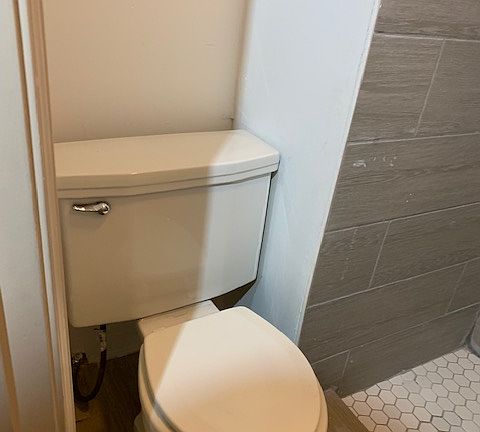 2nd image of 2547 Springdale Rd SW Room 1