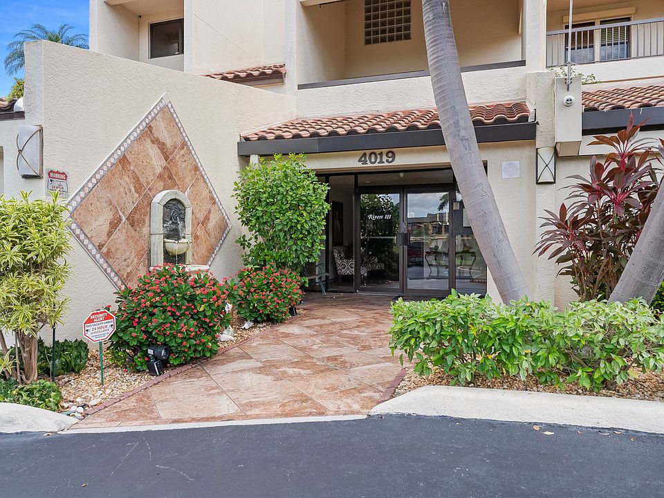 1st image of 4019 SE 20th Pl APT 303