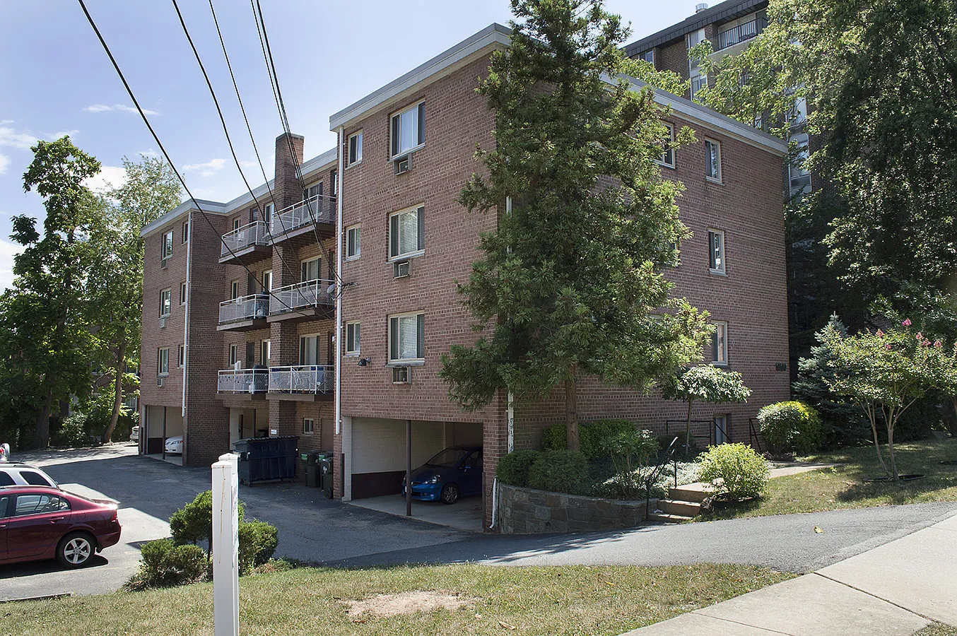 Twelve Oaks Apartments — Photo 1