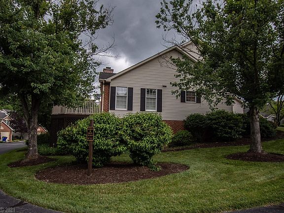 4th image of 1001 Oak Pointe Ct