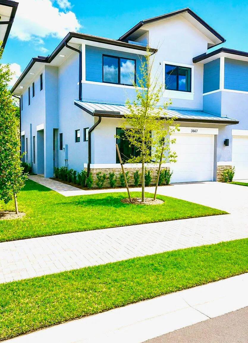4 bed, 3.0 bath, 1954 sqft, $3,300 — Photo 1