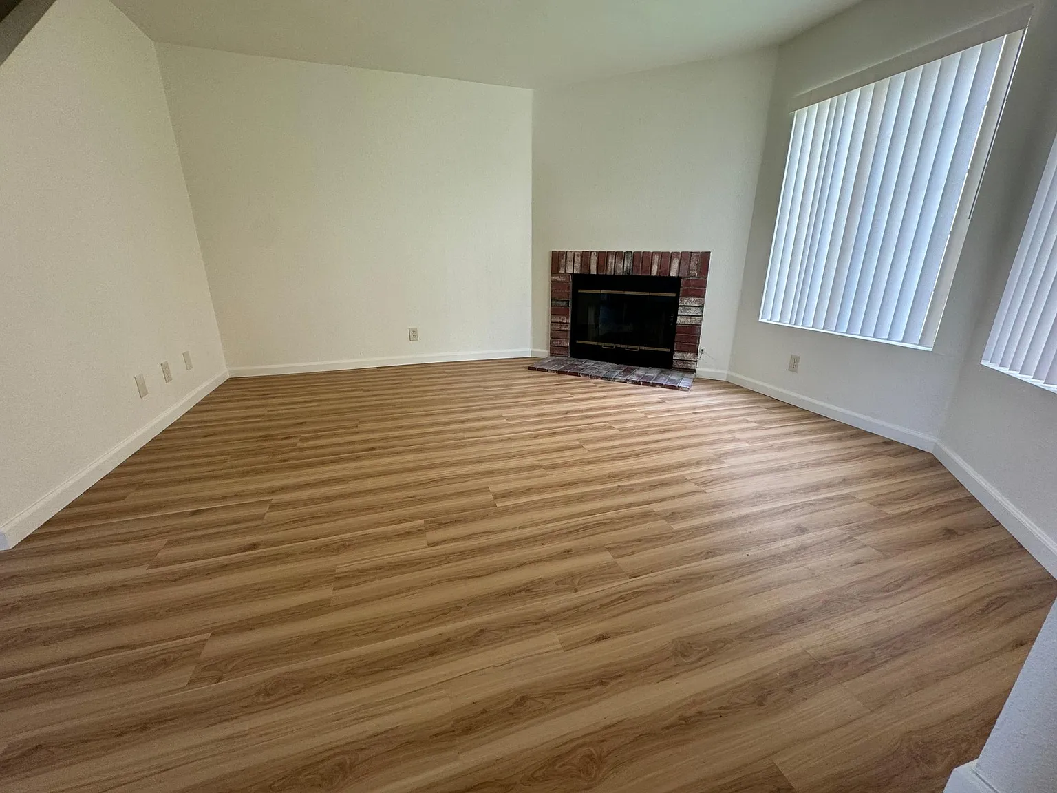 2 bed, 2.5 bath, 1100 sqft, $2,950 — Photo 2