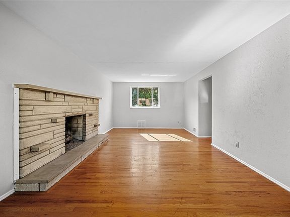 5th image of 279 Ringold Ave