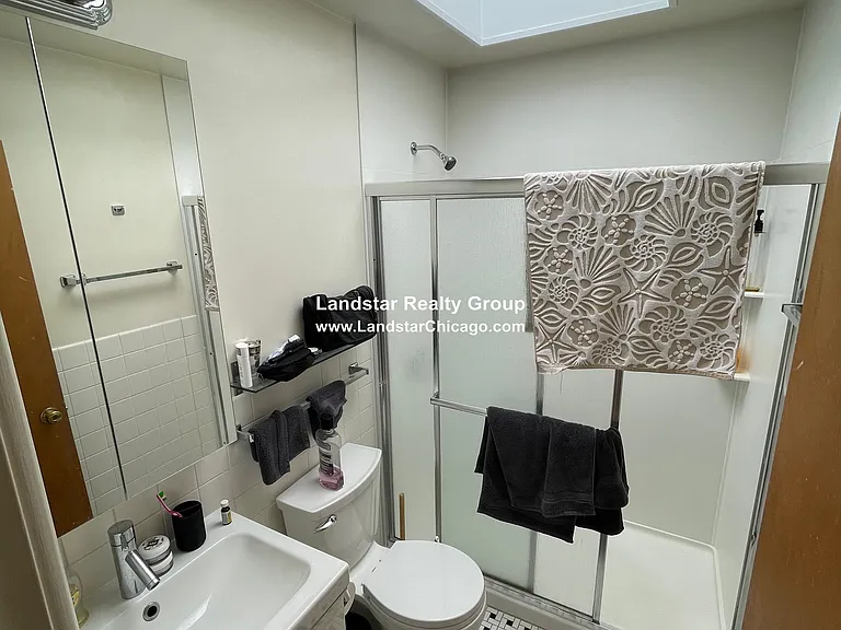 1326 Chicago Ave #201 — Photo 6