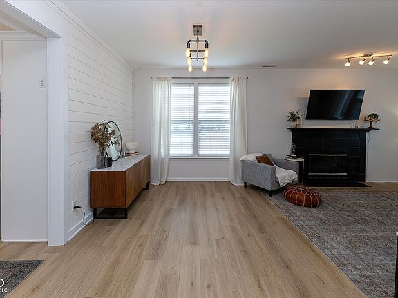 3rd image of 7066 Lavender Ct