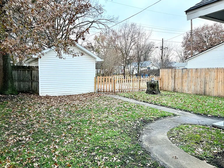 2503 S 6th St — Photo 21